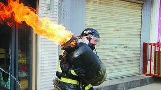 合同工薪酬公式:1个公务员=10个消防员-闲聊灌