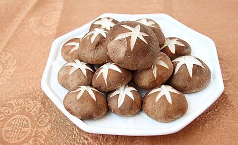 乙肝患者讲究食补!吃香菇对肝病有好处!