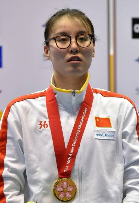 傅园慧决赛为让自己兴奋,竟在胳膊抓出几道血印