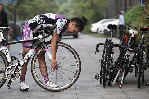 人民日报专访普译娴:女子公路自行车赛少是短