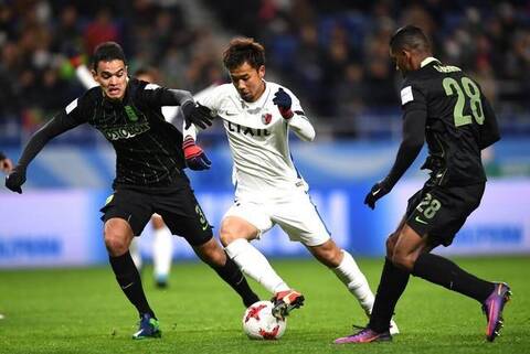 世俱杯半决赛遭遇回放技术,裁判成为主角,足球