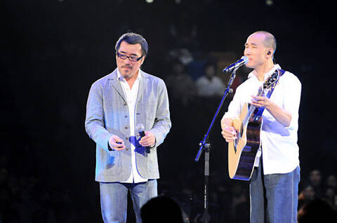 卢冠廷、李宗盛同台合唱《如风往事》，这两个男人的“情”深到能杀人
