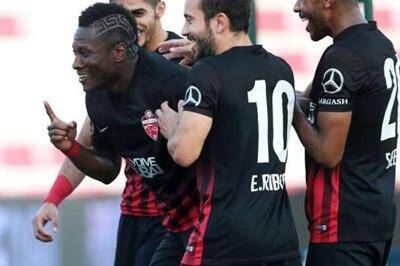 上港最差外援在中超躺着赚走1亿 如今又重伤将