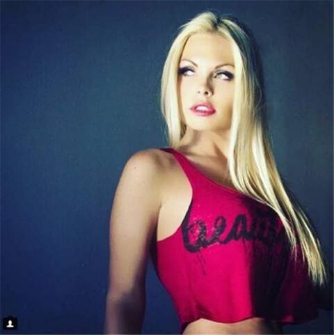 欧美AV女星的独门自拍秘籍，教你如何不露肉拍出性感！_手机凤凰网