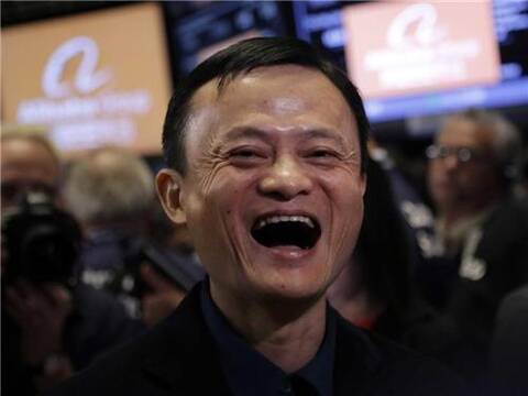 他有两个漂亮女儿，财富赶超马云 王健林之和,而且更霸气！