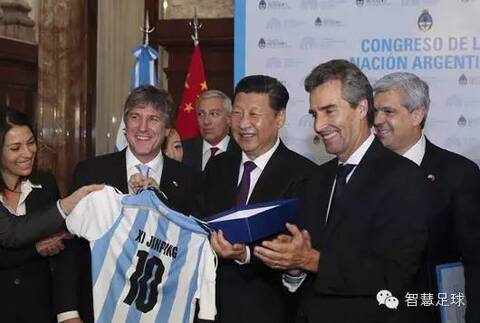 足球场上的10号球衣--一般球员穿不到