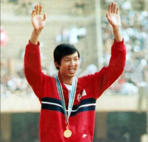 凭什么说张国伟已经超越前辈朱建华?