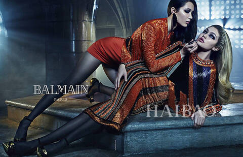 巴尔曼 (Balmain) 2015秋冬广告大片模特:Bella Hadid、Gigi Hadid摄影师:Mario Sorrenti