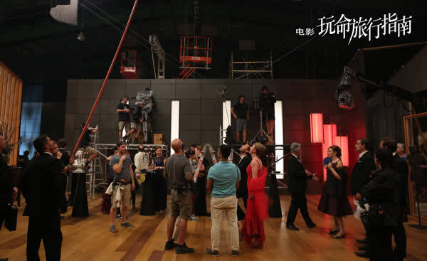 玩命旅行指南 爆笑杀青张嘉译闫妮 遇车祸 手机凤凰网