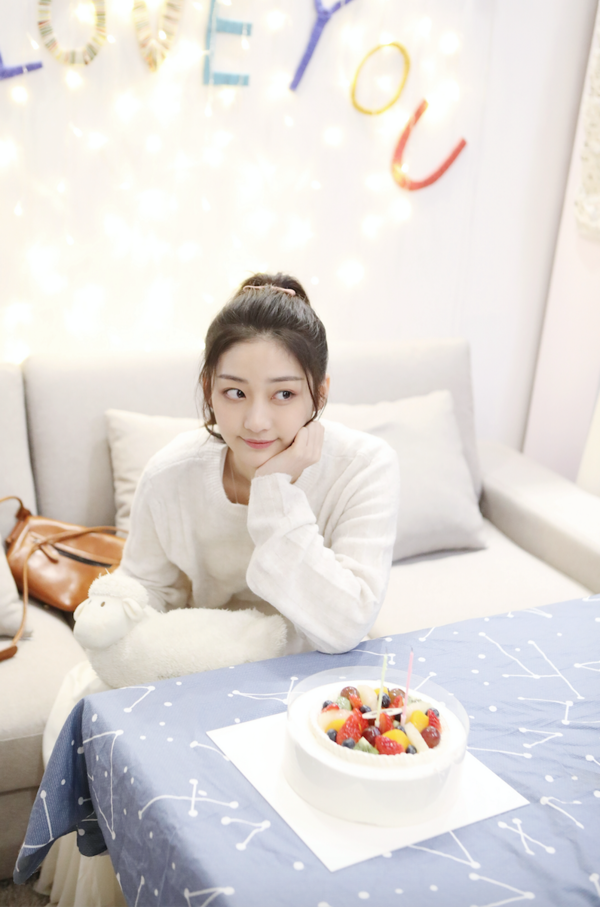 戚砚笛参赛《创造101》 全能新人影视唱跳齐发