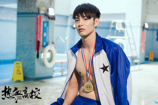 曹佑宁520化身情话王 土味情话撩动少女心