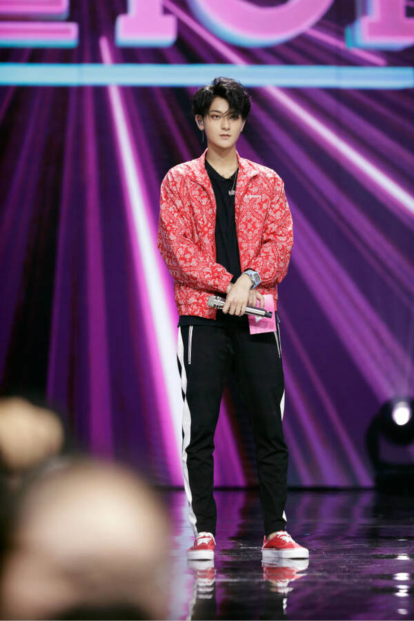 黄子韬《创造101》超燃开场秀 贴心韬萌力暴