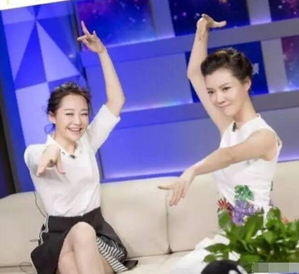 47岁许晴和车晓同框 根本看不出12岁的年龄差(图)