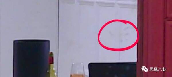 一个人进饭馆和医院猜一成语_一个人一只鸟成语猜图