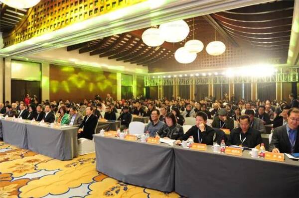 第三届中国电影新力量论坛举行 百余位影人共