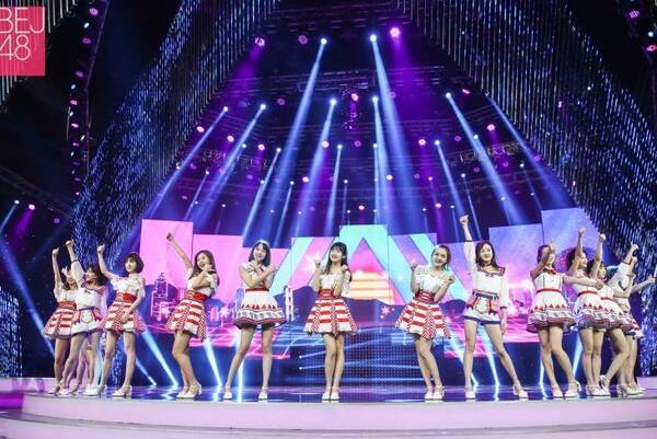 公演未与偶像击掌 BEJ48粉丝遭官方挂致歉信