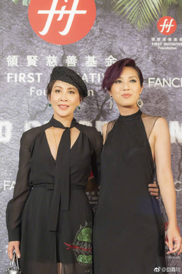 陈奕迅带老婆参加活动 竟然跟旧爱杨千嬅站在一起？