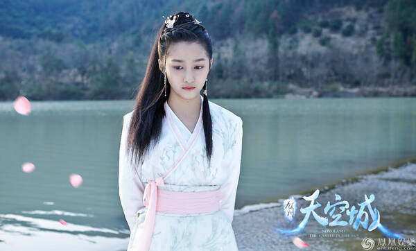 《九州天空城》开播 “老戏骨”关晓彤:想有个男朋友_凤凰厦门