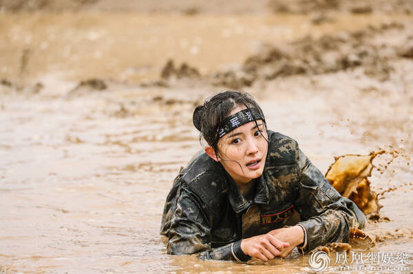 《真男2》杨幂泥潭摸爬滚打 称家人是自己坚持