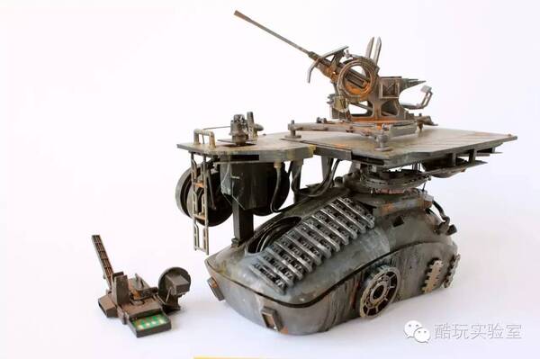 最强泡妹指南:日本宅男自制史诗级机械女仆装