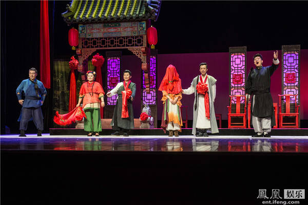 李菁何云伟京味儿话剧《我不是保镖》登北京喜剧院_娱乐频道_凤凰网