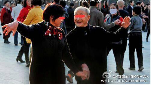 晚fun来了:表情再好玩 我还是想看5字以上的回复 晚fun来了:表情再好玩 我还是想看5字以上的回复图片