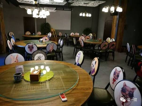 5桌师生干掉25瓶白酒?校方:喝了13瓶(图)