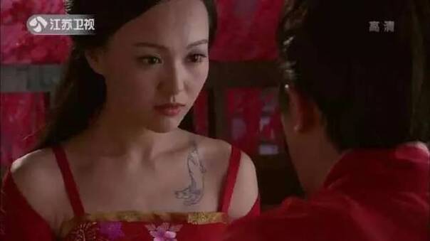 唐嫣国外蹭红毯遭记者冷落 离开PS的她长这样？