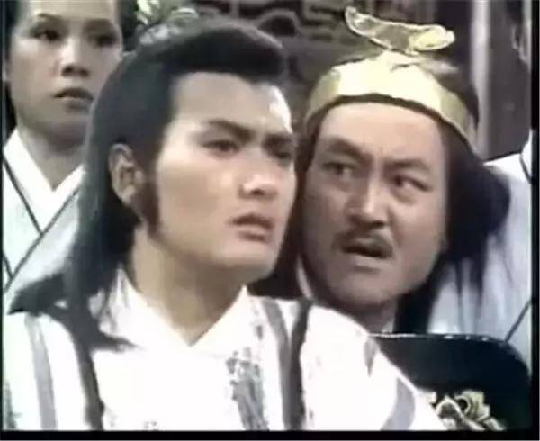 1986年在梁朝伟版《倚天屠龙记》中饰演昆仑