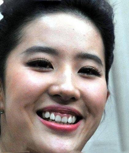 娱乐八卦:孙俪杨幂李小璐当红女星旧照为何那么丑