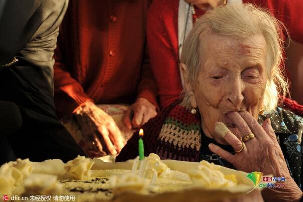 华西村人均收入_意大利人均寿命(3)