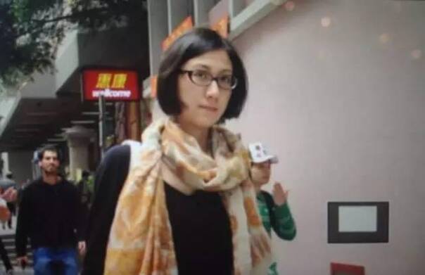 她是中国某高官的女儿 却比平常人更低调(组图)