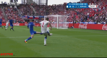 第66分钟,卡德扎贝克解围失误,皮球到了曼朱基齐脚下,后者直接抽射