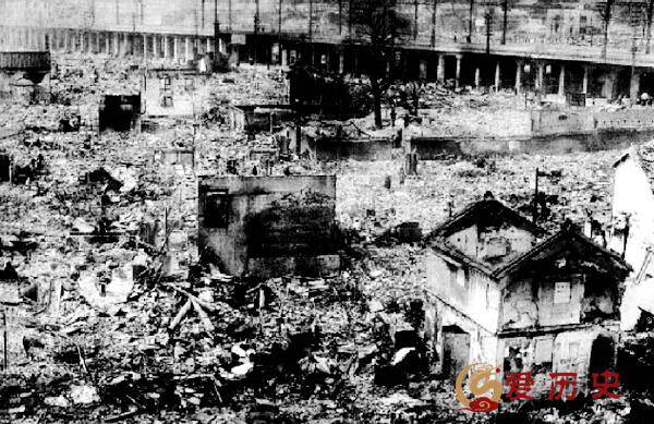 70年前东京大轰炸 美军燃烧弹烧死10万日本人
