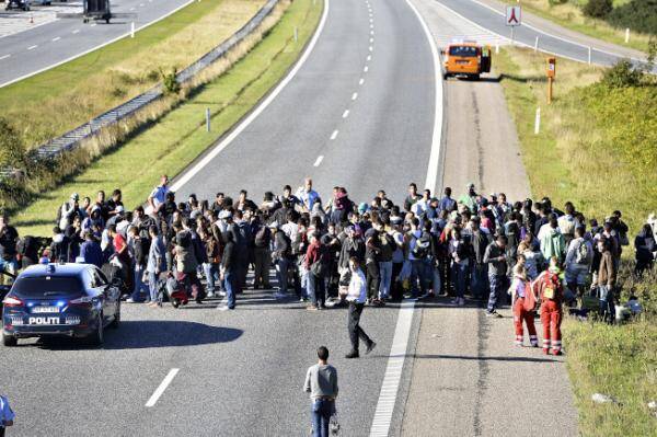 曾经举双手欢迎难民的瑞典,现在要包机遣返8万名被拒难民了