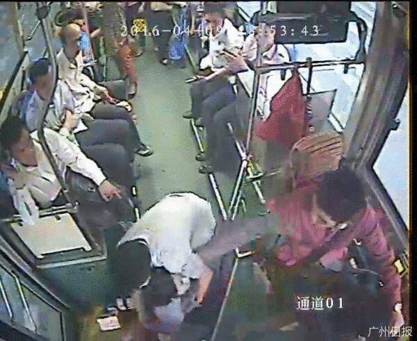 广州变态男公交上强行猥亵女乘客 直接按倒地上