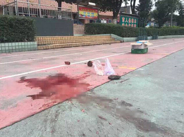 广州:7岁女生在学校操场被校车碾死