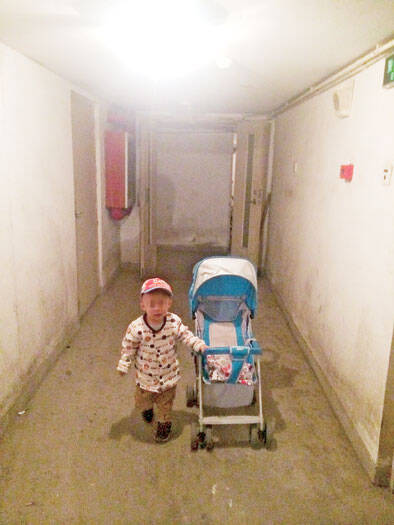 北京某地下室二层住人 房东:那是人待的地方吗