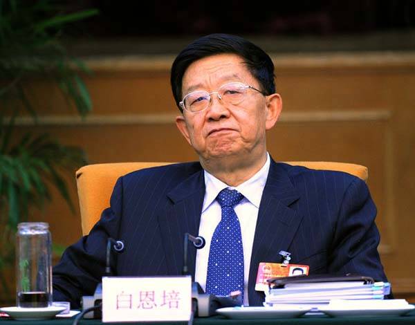 转过年来,仇和意外地调任了云南省委常委,昆明市委书记之职.