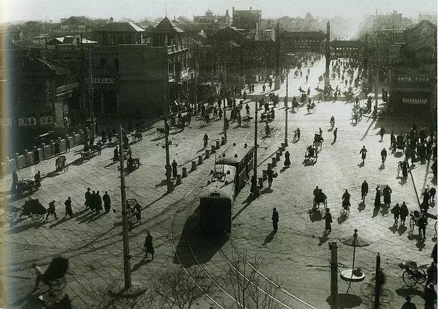 1930年的北京前门大街(图片来源:wikipedia)