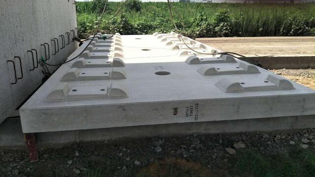 修高铁冒酷热日赚170,他说,工地在农村,有钱也