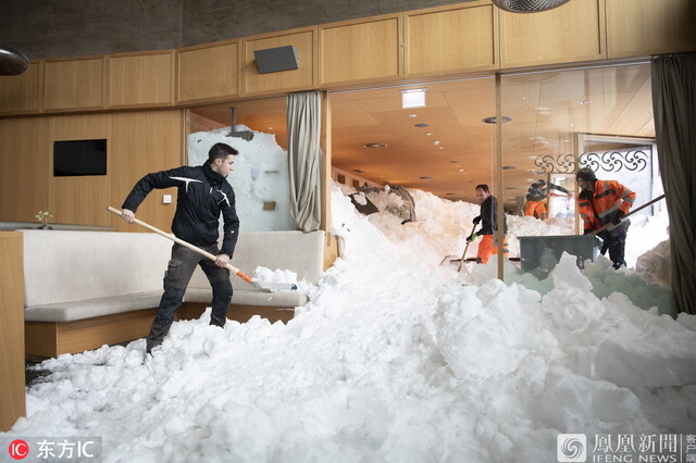 阿尔卑斯山区发生雪崩 酒店被埋