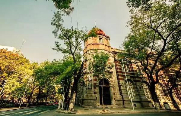北京好玩的地方排名 99d9a700e104025_w600_h386.jpg