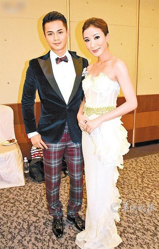 前几个月,香港艺人杨怡被爆出和相恋多年男友罗仲谦低调完婚,顿时