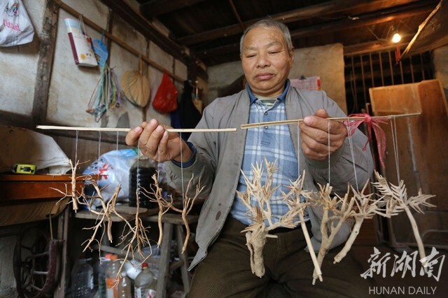 衡阳冯树元老人花12年雕出立体《清明上河图》 人物栩栩如生(图)——转载 - 江南一叟 - 江南一叟新闻眼 江南一叟欢迎您 衡阳冯树元老人花12年雕出立体《清明上河图》 人物栩栩如生(图)——转载 - 江南一叟 - 江南一叟新闻眼 江南一叟欢迎您