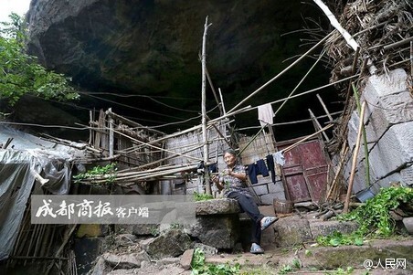 清幽之地静享天伦 四川老两口住山洞54年成“神仙眷侣”