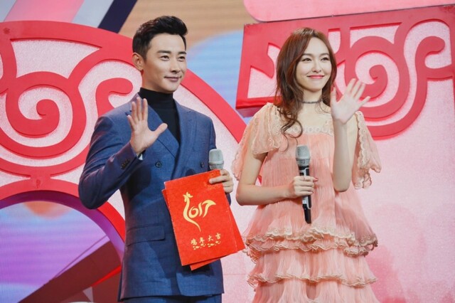 看到她,还以为唐嫣罗晋生了个女儿!