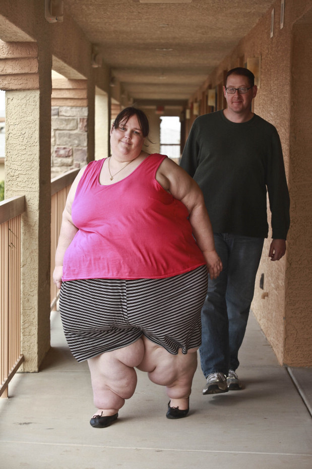 以胖为美?1400斤的美国胖女人还要增肥