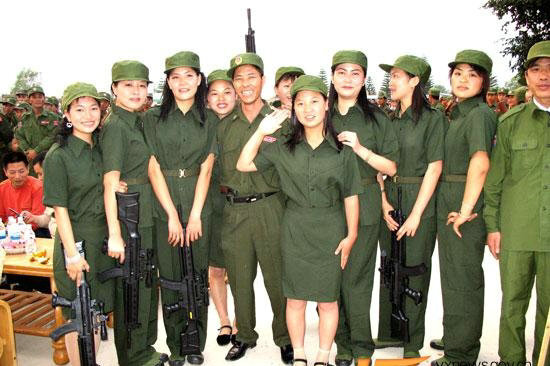 34/51缅甸果敢女兵大量真实照片遭曝光.