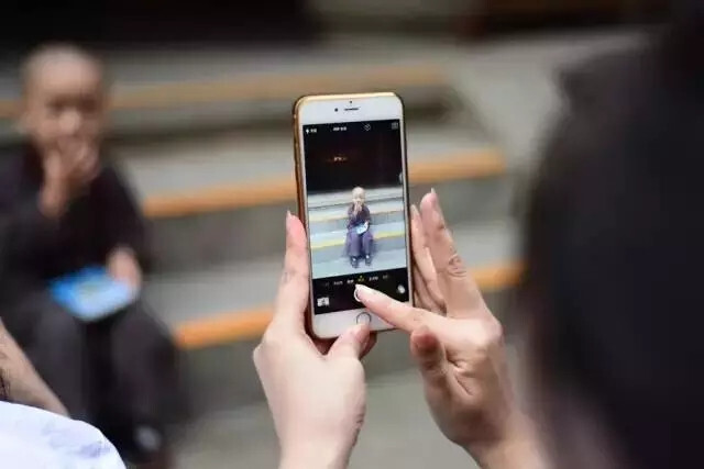 灵隐寺年仅两岁的最萌小和尚